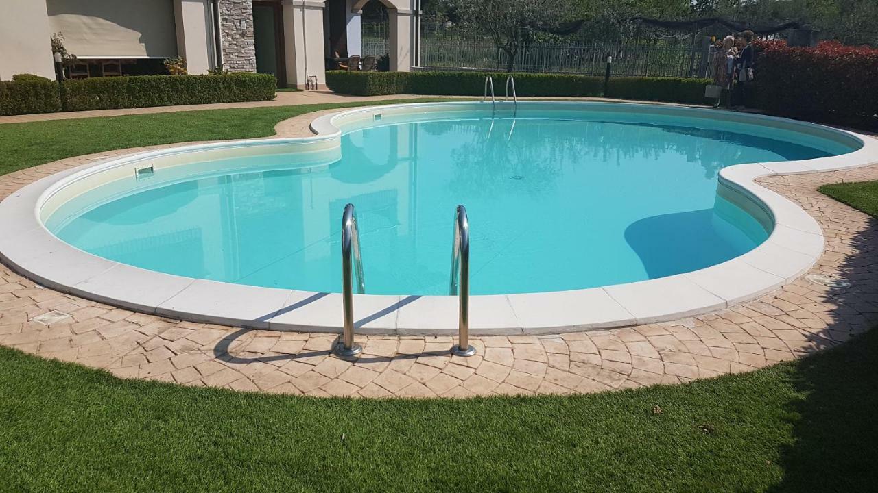 Villa Villacolle Sirmione Buitenkant foto